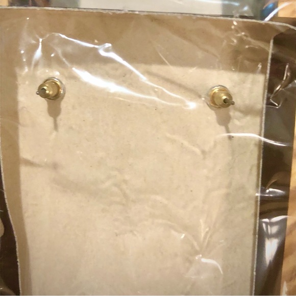 Bauble but light earrings, great for parties! - Picture 3 of 3